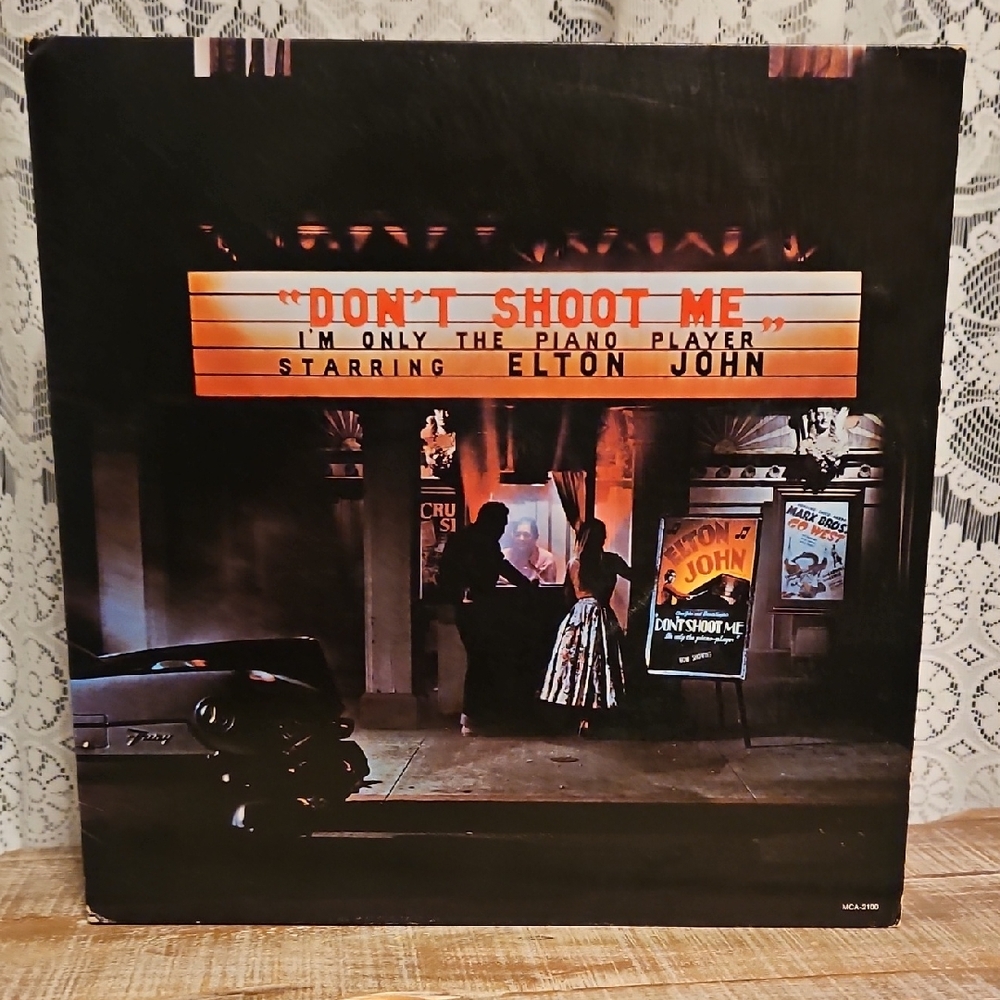 Vintage | 1973 Elton John 'Don't Shoot Me' Vinyl Record